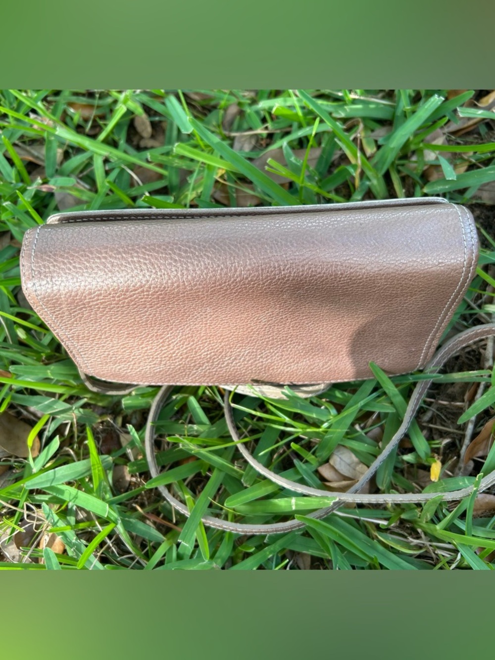 Vintage Croc Embossed Brighton Brown & Cream Crossbody with Gold Trim - Picture 7 of 12